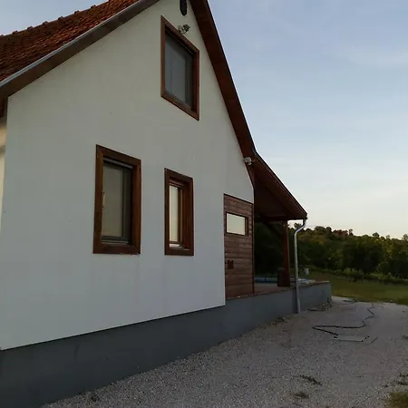 Pecsely Apartman Apartmán