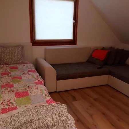 Apartment Pecsely Apartman