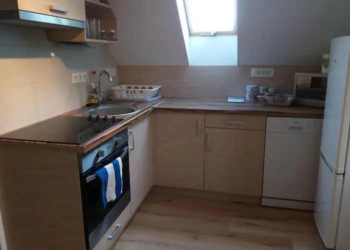 شقة Pecsely Apartman Pécsely